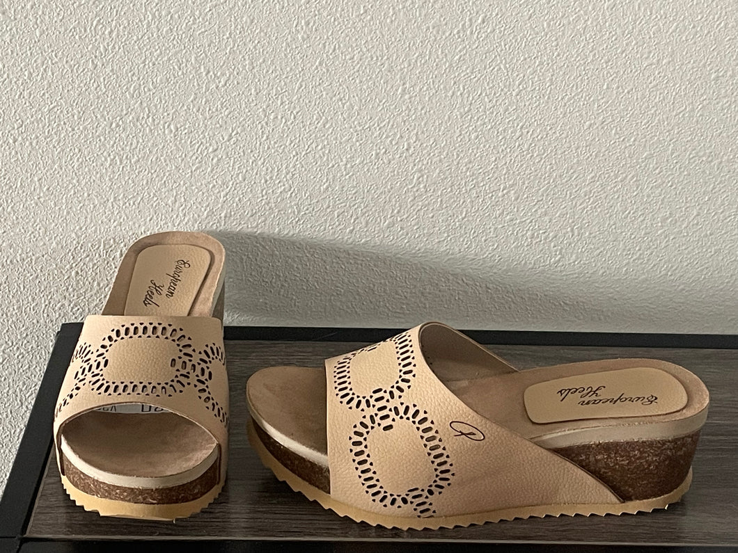 Size 37 - Slip-on - Beige