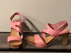 Strappy Pink with Memory Foam - Size 41